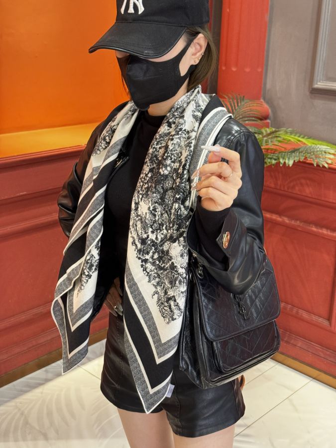 Dior scarf New 𝐃𝐈𝐎𝐑 Early Spring New "Ruyicong Hand-painted Square Scarf" — 1:1 Replica