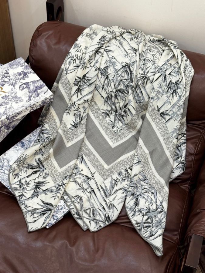 Dior scarf Dior 140 velvet double-sided tone-on-color printed shawl — AAA Quality Replica — photo 8