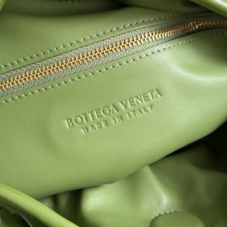 Bottega Veneta bag I seem to be obsessed with this BV bag recently The new Hop is really not too — AAA Quality Replica — photo 7
