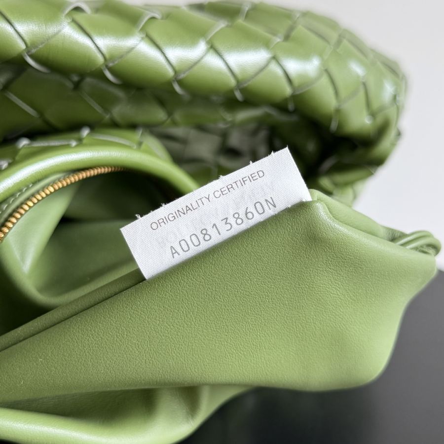 Bottega Veneta bag I seem to be obsessed with this BV bag recently The new Hop is really not too — AAA Quality Replica — photo 8