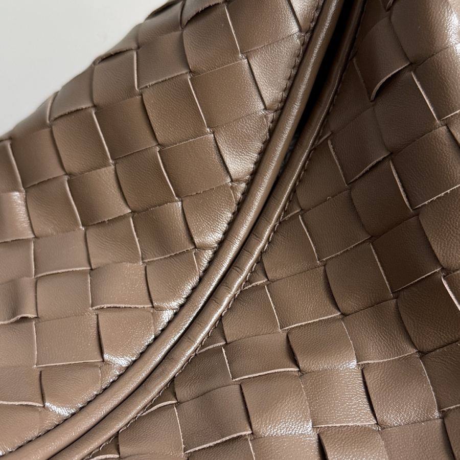 Bottega Veneta bag I seem to be obsessed with this BV bag recently The new Hop is really not too — Premium Replica — photo 5