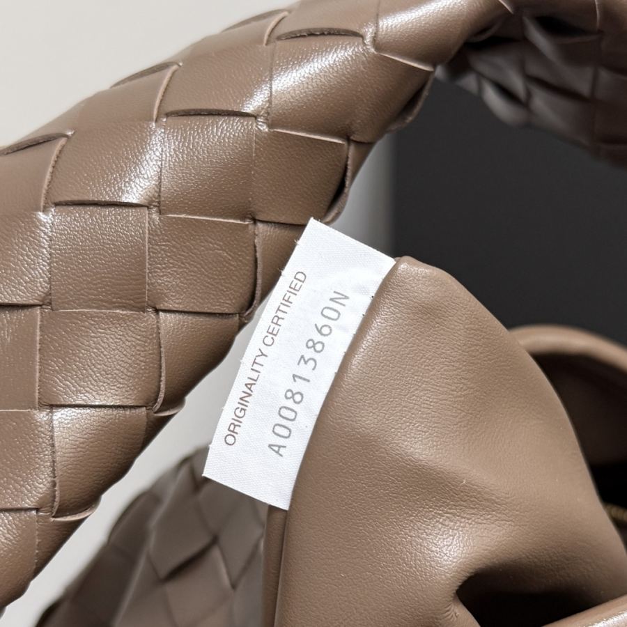 Bottega Veneta bag I seem to be obsessed with this BV bag recently The new Hop is really not too — Premium Replica — photo 8