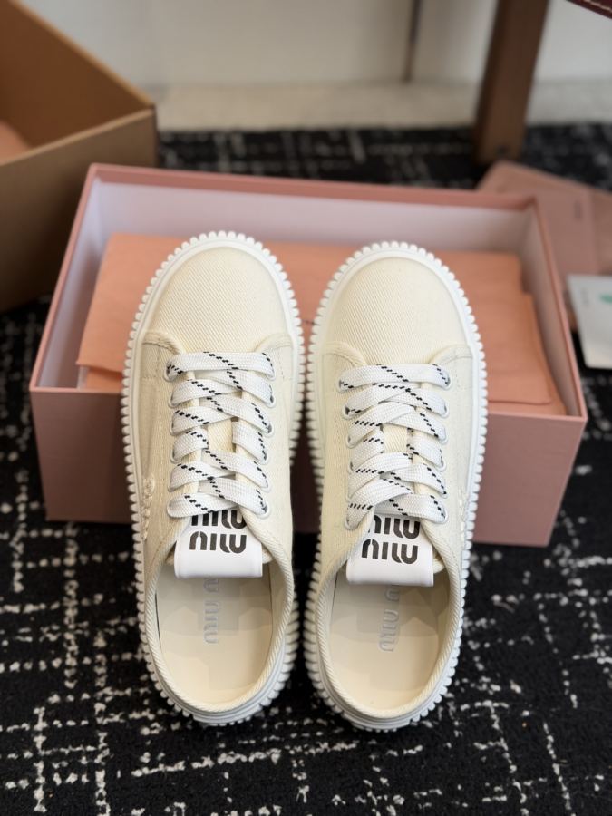 Miumiu women's shoes Miu Mi* 26ss New — Premium Replica — photo 3