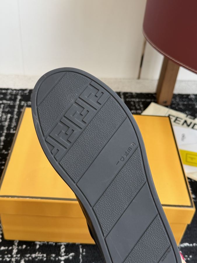 Fendi women's shoes FENDI new color men’s shoes — Premium Replica — photo 9