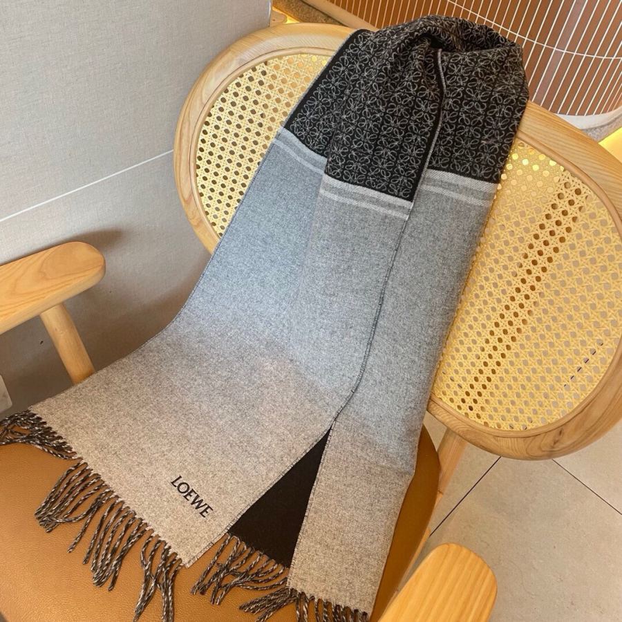 Loewe scarf LOVE double-sided scarf, medium weight double-sided wool and cashmere blend scarf. — 1:1 Replica — photo 8