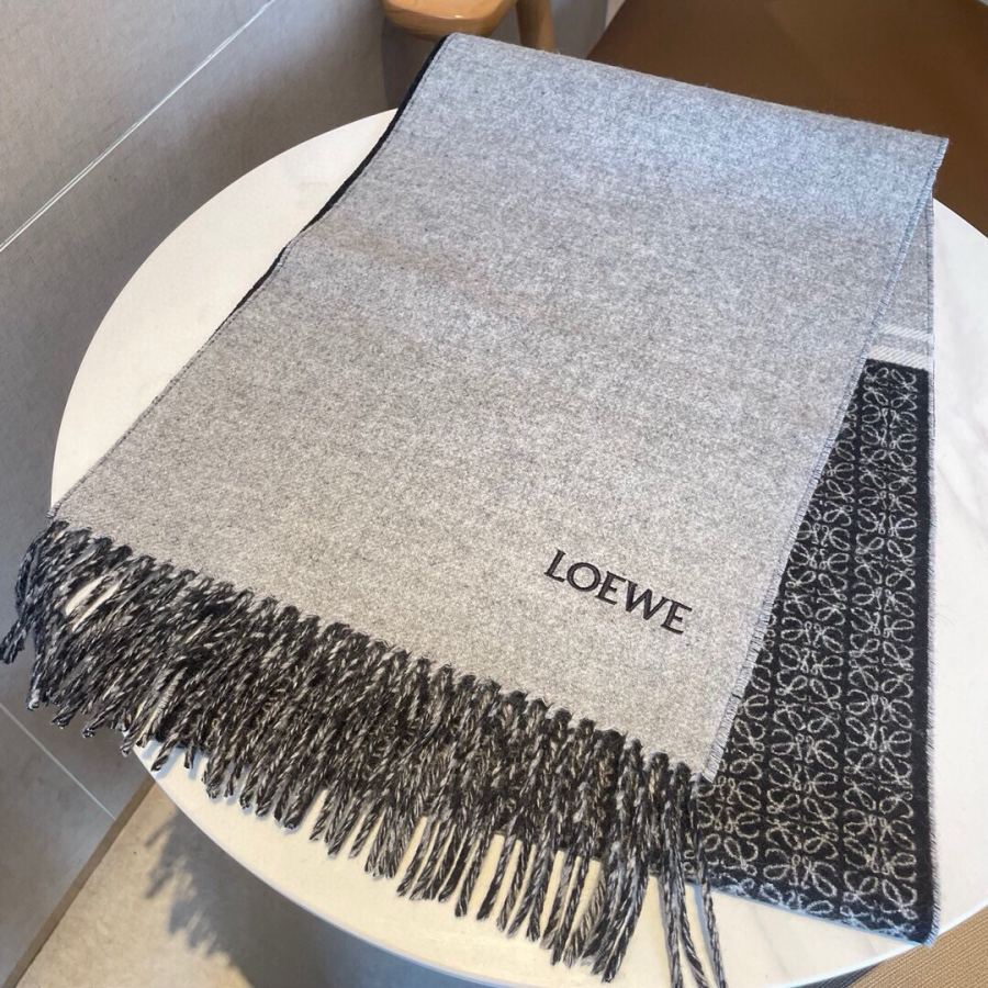 Loewe scarf LOVE double-sided scarf, medium weight double-sided wool and cashmere blend scarf. — 1:1 Replica — photo 3