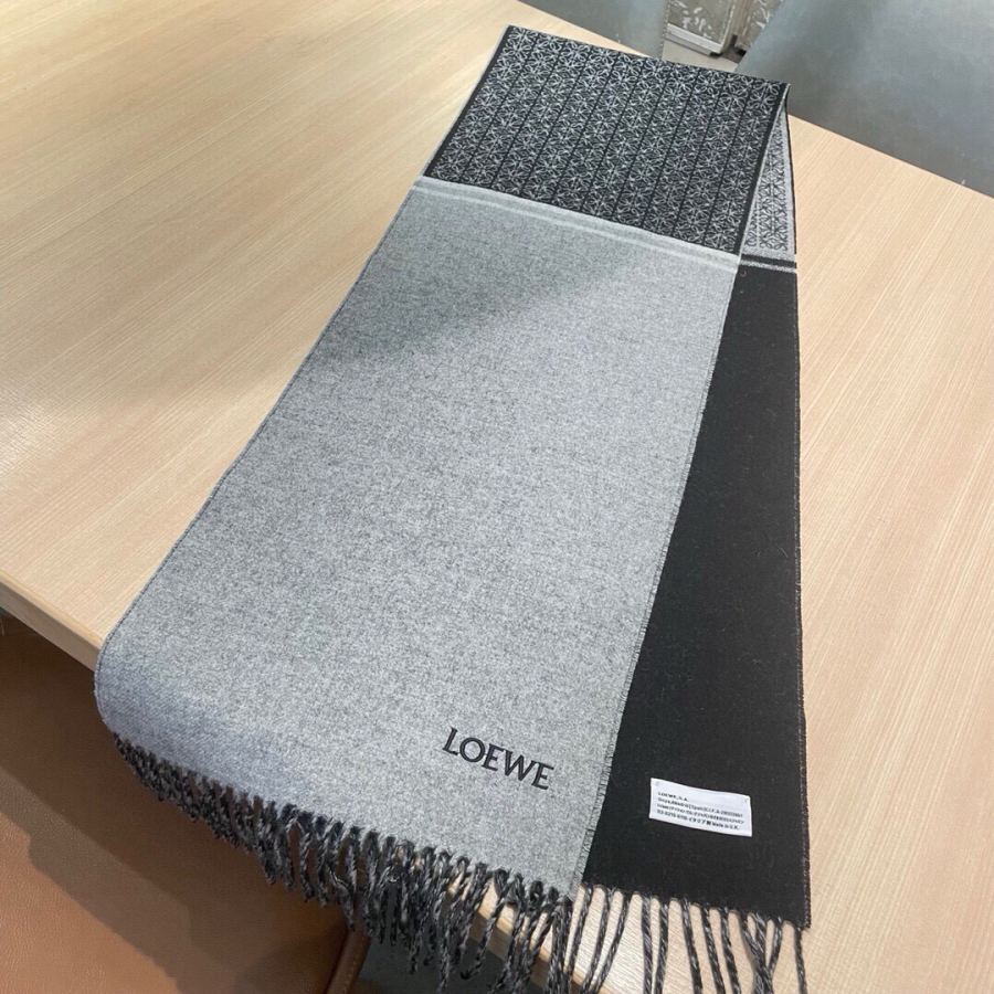 Loewe scarf LOVE double-sided scarf, medium weight double-sided wool and cashmere blend scarf. — 1:1 Replica — photo 9