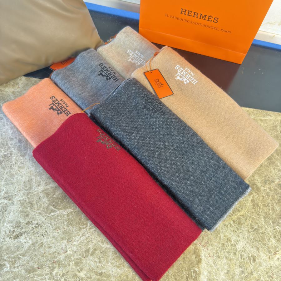 Foulard Hermès ▪Hermes H logo 32 x 180cm — photo 12