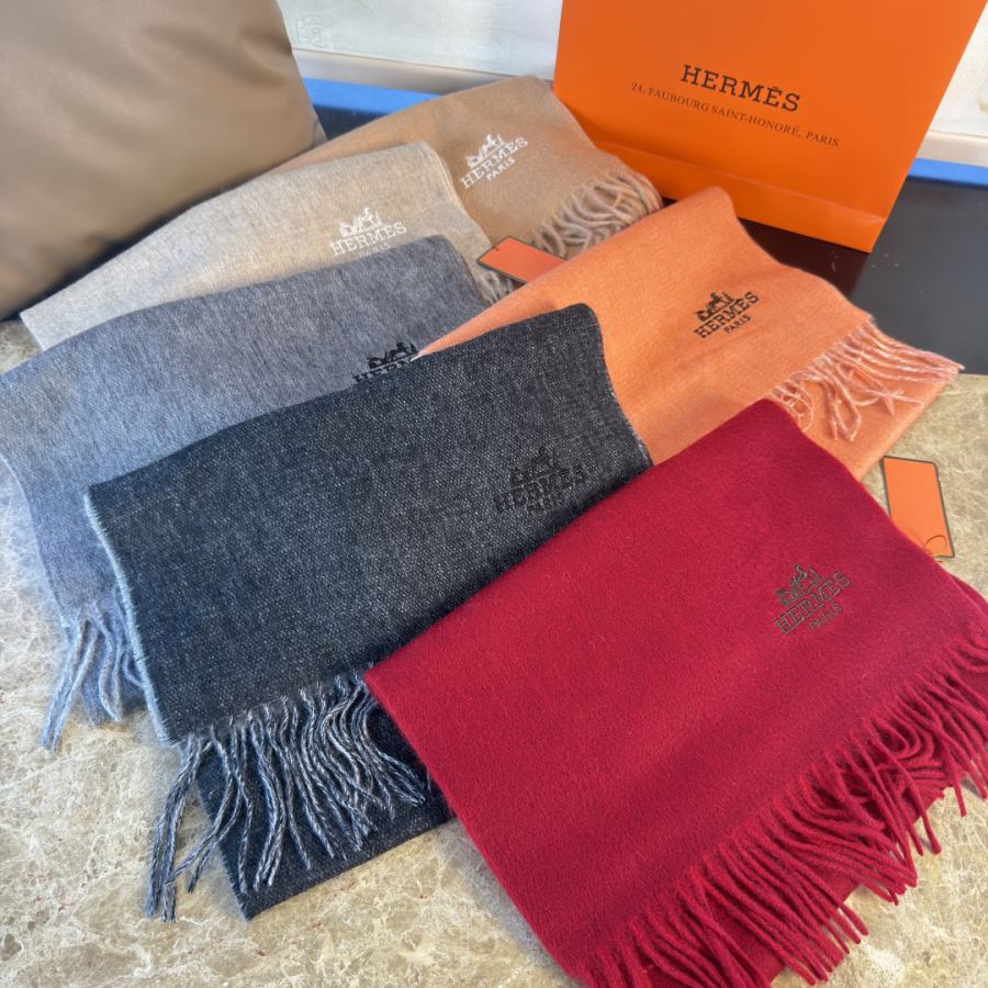 Foulard Hermès ▪Hermes H logo 32 x 180cm — photo 2