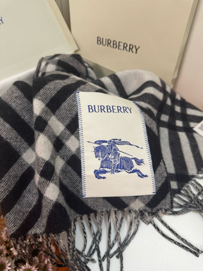 burberry scarf Burberry New Bur Burberry New Burberry hold 30x168cm 8cmx2 100% — 1:1 Replica For Sale — photo 7