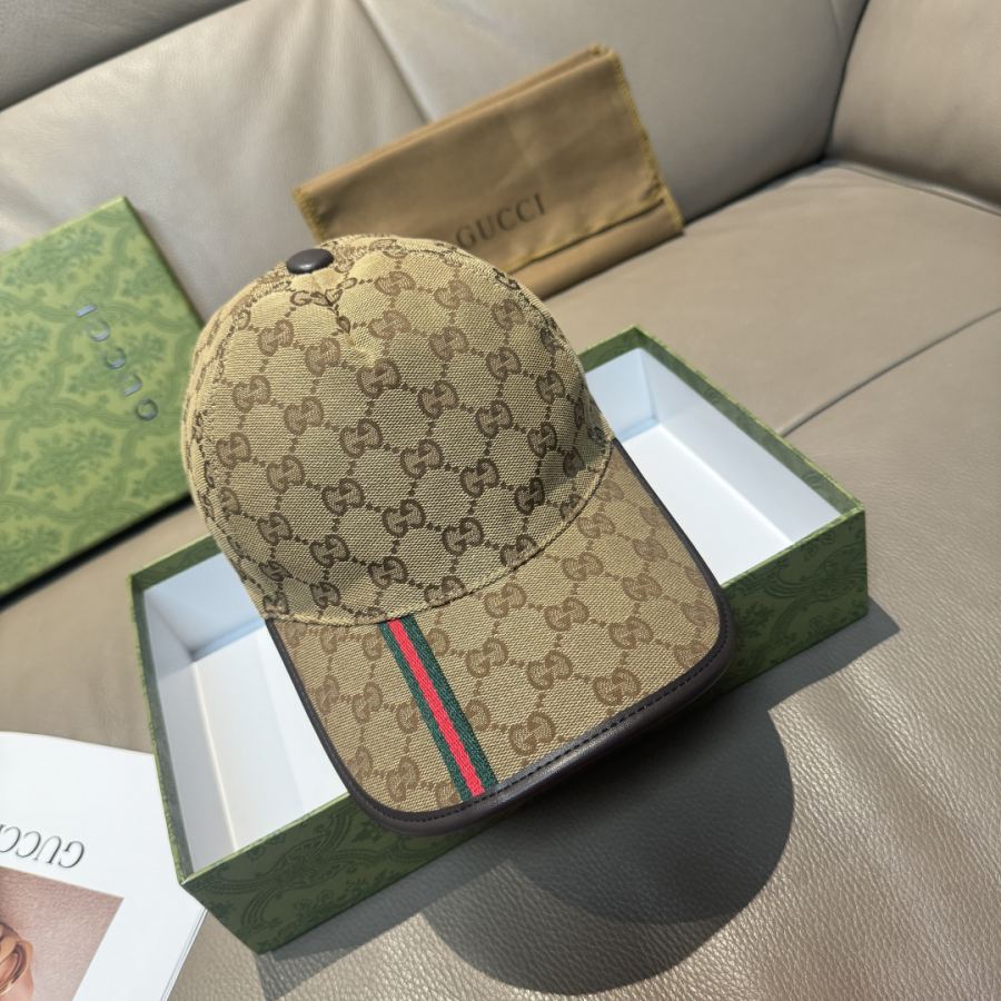 gucci hat Comes with a packaging bag, a Gucci classic original baseball cap, small vertical webbing, 1:1 mold customization, original canvas fabric + first layer of cowhide, genuine leather edging, handsome and fashionable, popular for purchasing, versatile style for men and women, great quality! The basic head circumference is 56cm, and the patch is adjustable
