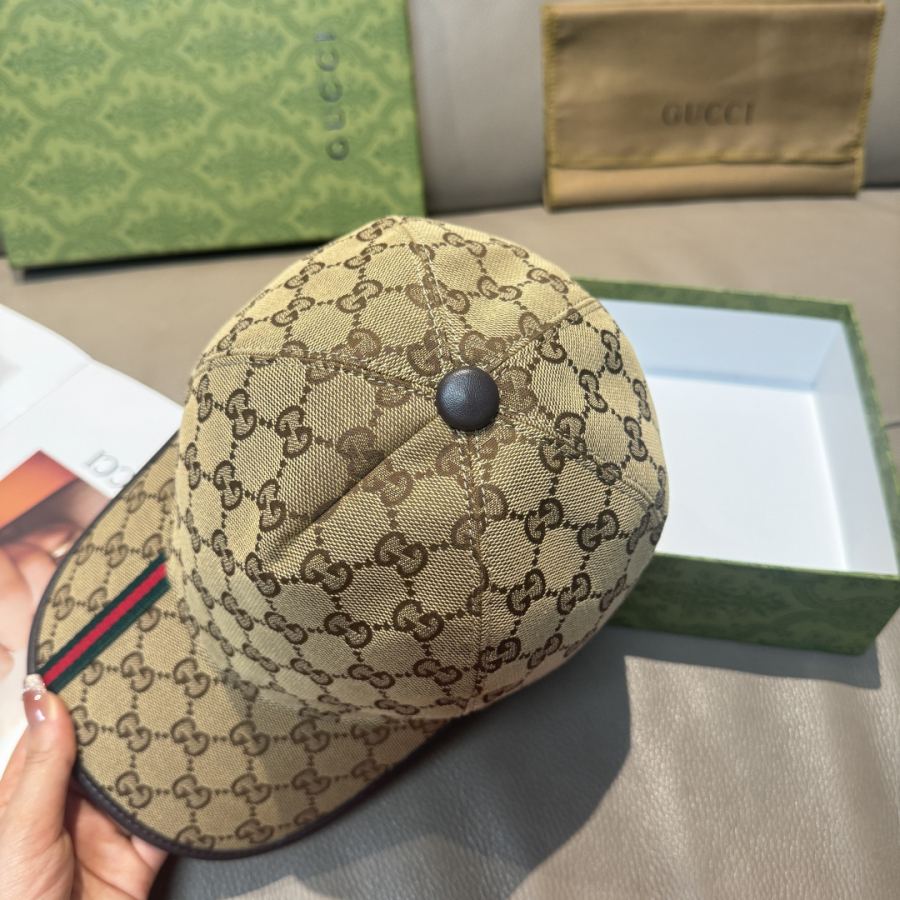 gucci hat Comes with a packaging bag, a Gucci classic original baseball cap, small vertical webbing, 1:1 mold customization, original canvas fabric + first layer of cowhide, genuine leather edging, handsome and fashionable, popular for purchasing, versatile style for men and women, great quality! The basic head circumference is 56cm, and the patch is adjustable — photo 5