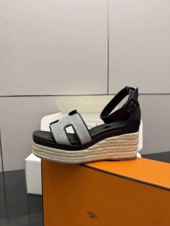 Hermes women's shoes (With complete set of airplane box) — AAA Quality Replica — photo 7