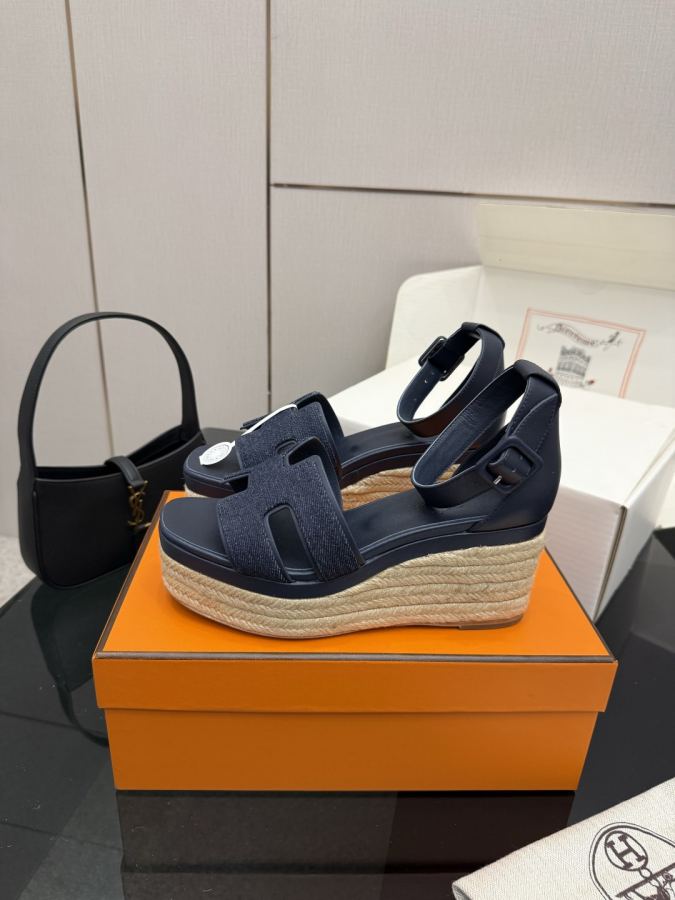 Hermes women's shoes (With complete set of airplane box) — 1:1 Replica For Sale — photo 2