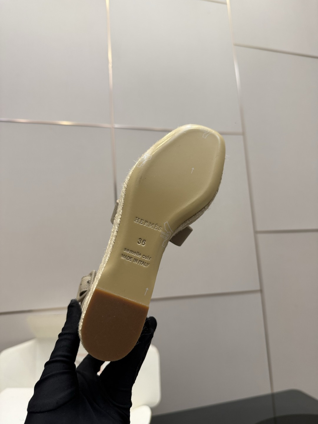 Hermes women's shoes (With complete set of airplane box) — 1:1 Replica — photo 10