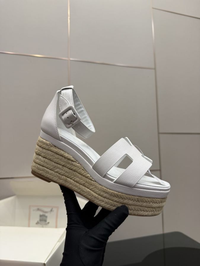 Hermes women's shoes (With complete set of airplane box) — Premium Replica — photo 8