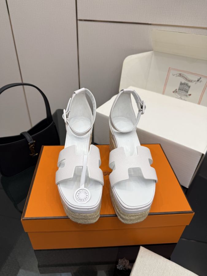 Hermes women's shoes (With complete set of airplane box) — Premium Replica