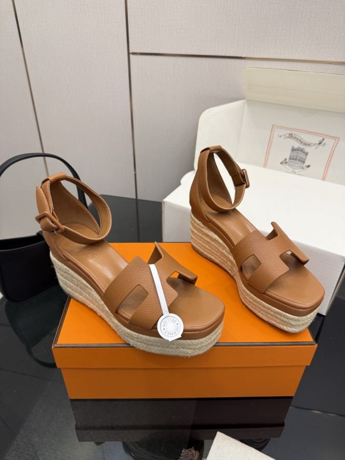 Hermes women's shoes (With complete set of airplane box) — AAA Quality Replica — photo 3