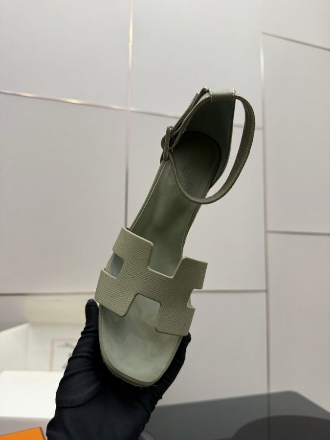 Hermes women's shoes (With complete set of airplane box) — Premium Replica — photo 9