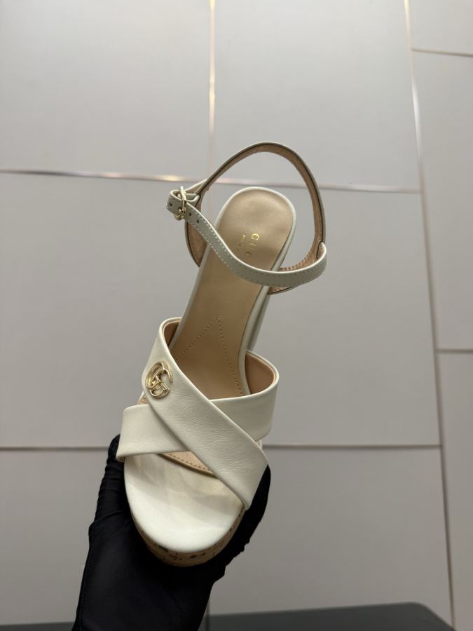 Gucci women's shoes GUCCI2026 summer latest water platform sandals — 1:1 Replica — photo 9