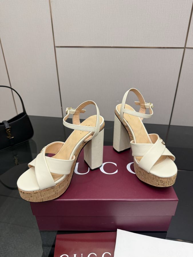 Gucci women's shoes GUCCI2026 summer latest water platform sandals — 1:1 Replica — photo 4