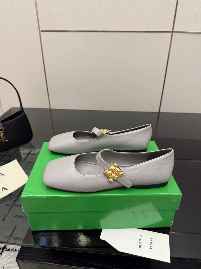 BV women's shoes BV Charlotte — AAA Quality Replica — photo 2