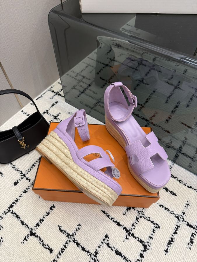 Hermes women's shoes Hermes 2026 Santorini H — AAA Quality Replica — photo 3
