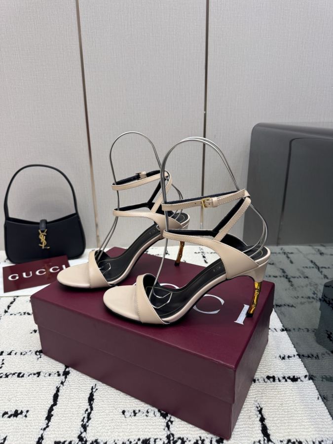 Gucci women's shoes Gucci gold bamboo heel New product series Roman sandals — AAA Quality Replica — photo 4