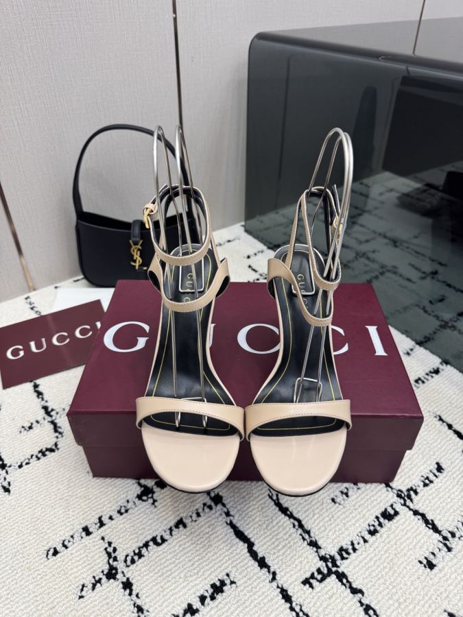 Gucci women's shoes Gucci gold bamboo heel New product series Roman sandals — AAA Quality Replica
