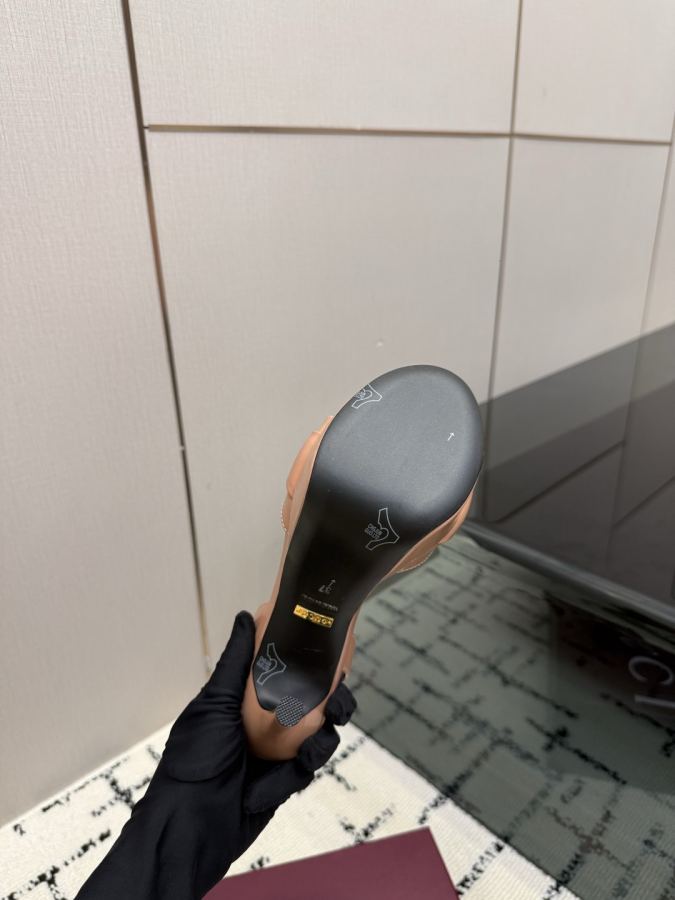 Gucci women's shoes Gucci New Collection Sandals — 1:1 Replica — photo 10