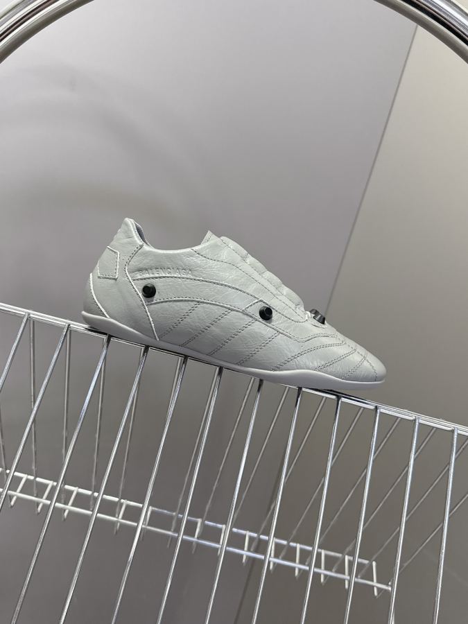 Balenciaga Women's Shoes Balenciaga New — 1:1 Replica For Sale — photo 5