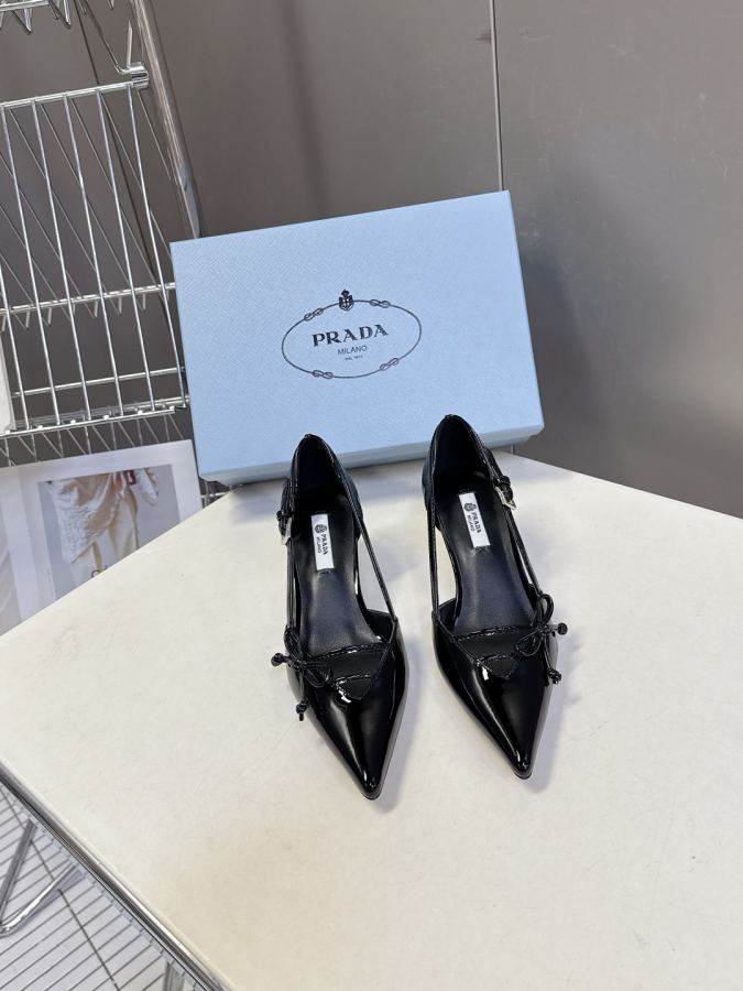 Sapatos femininos Prada 2026 Novo