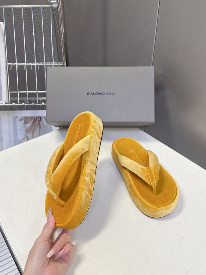 Balenciaga Women's Shoes Balenciaga New — 1:1 Replica For Sale — photo 4
