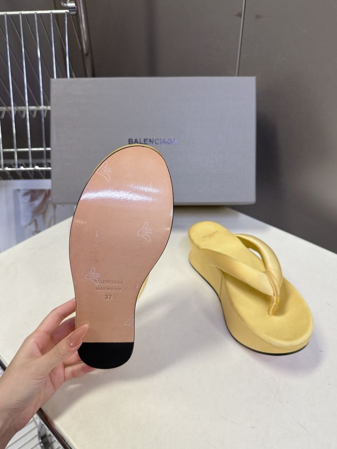 Balenciaga Women's Shoes Balenciaga New — Premium Replica — photo 9