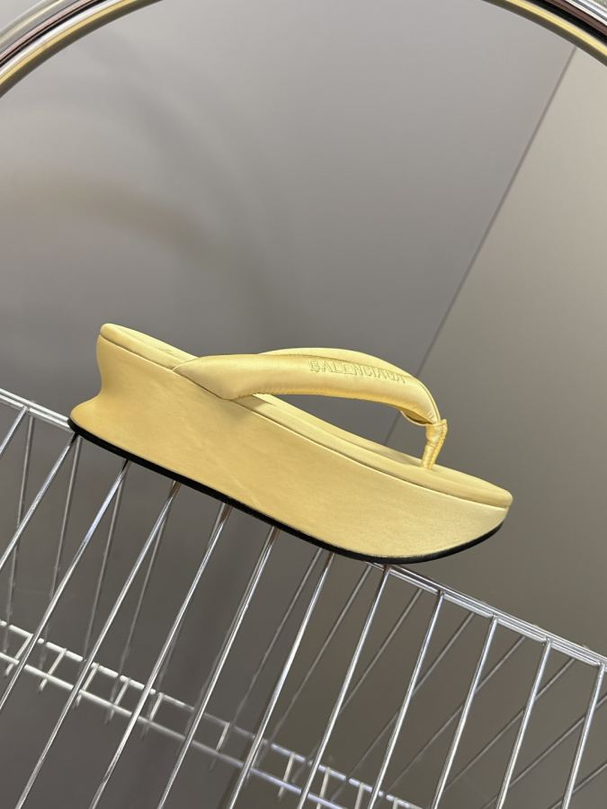 Balenciaga Women's Shoes Balenciaga New — Premium Replica — photo 5