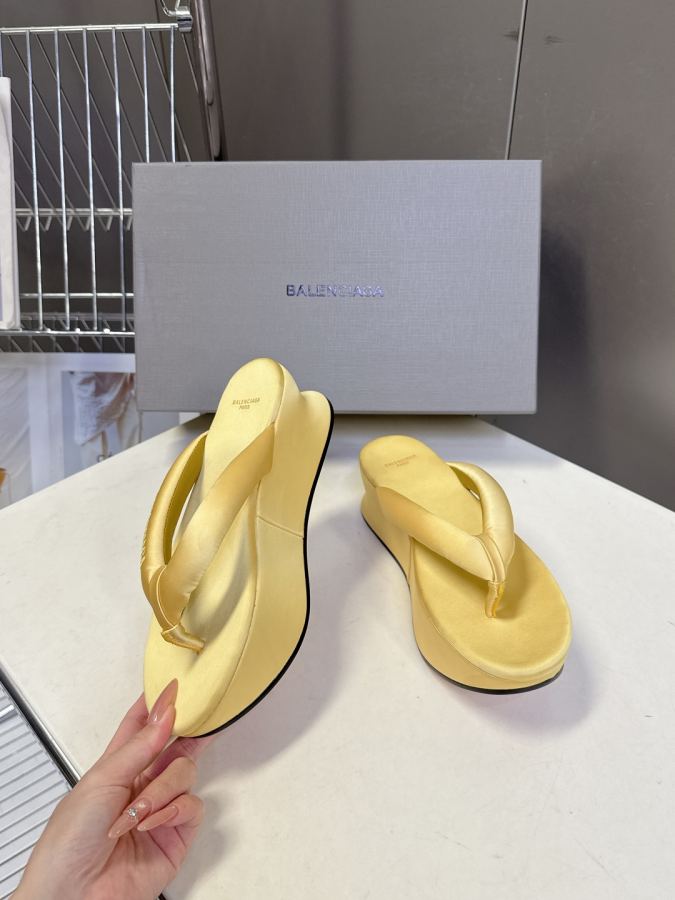 Balenciaga Women's Shoes Balenciaga New — Premium Replica — photo 4