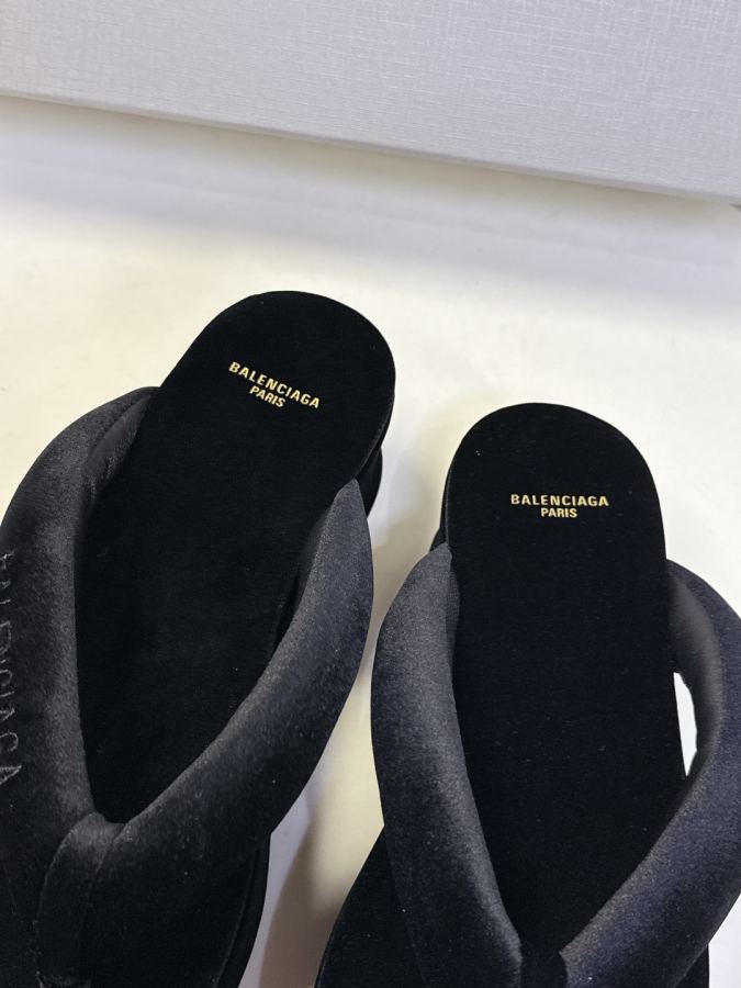 Balenciaga Women's Shoes Balenciaga New — 1:1 Replica For Sale — photo 8