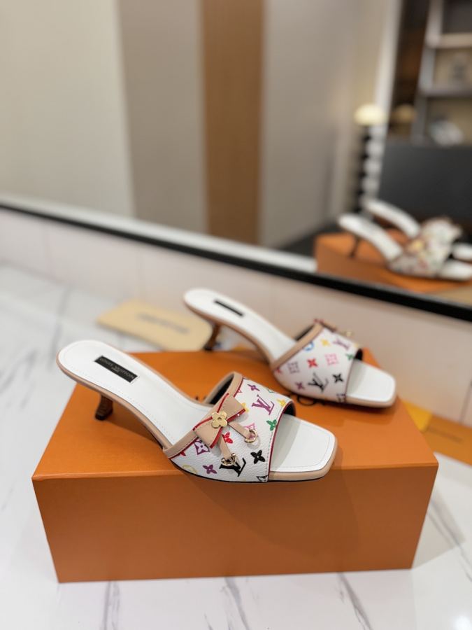 LV women's shoes - The latest catwalk style sandals, official website series updated simultaneously, perfect last + LV new element button design, original inverted last, ultimate 1:1 shape, high-end quality, imported high-end fabrics