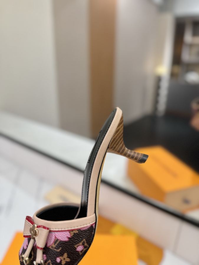 LV women's shoes sandals, latest catwalk style, official website series, perfect last + LV new element button design, original inverted last, 1:1 shape, high-end quality, imported fabrics — photo 8