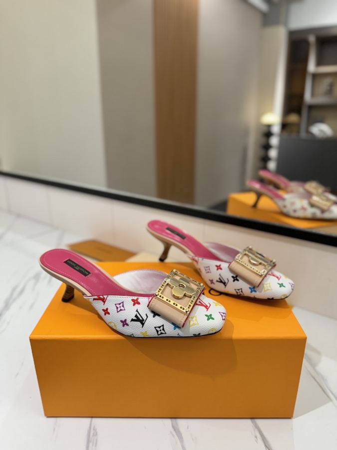 LV women's shoes - The latest catwalk style sandals, official website series updated simultaneously, perfect last + LV new element button design, original inverted last, ultimate 1:1 shape, high-end quality, imported high-end fabrics