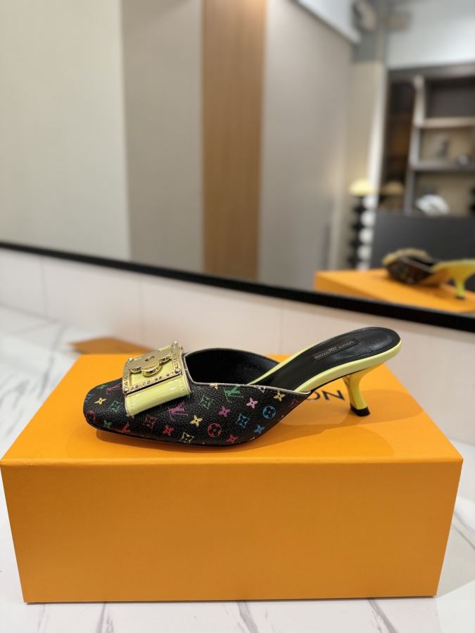 LV women's shoes - The latest catwalk style sandals, official website series updated simultaneously, perfect last + LV new element button design, original inverted last, ultimate 1:1 shape, high-end quality, imported high-end fabrics — photo 4