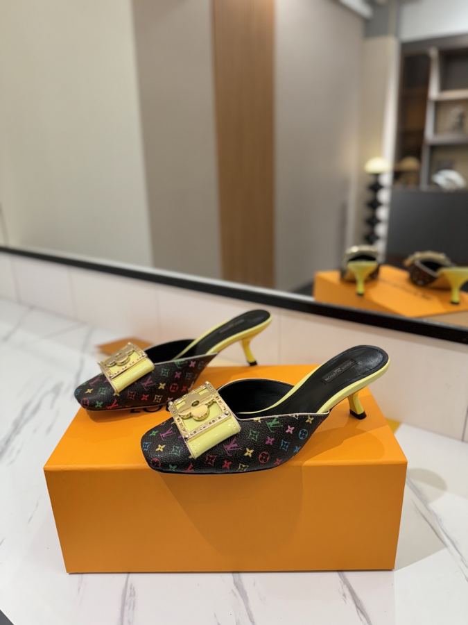 LV women's shoes - The latest catwalk style sandals, official website series updated simultaneously, perfect last + LV new element button design, original inverted last, ultimate 1:1 shape, high-end quality, imported high-end fabrics — photo 2