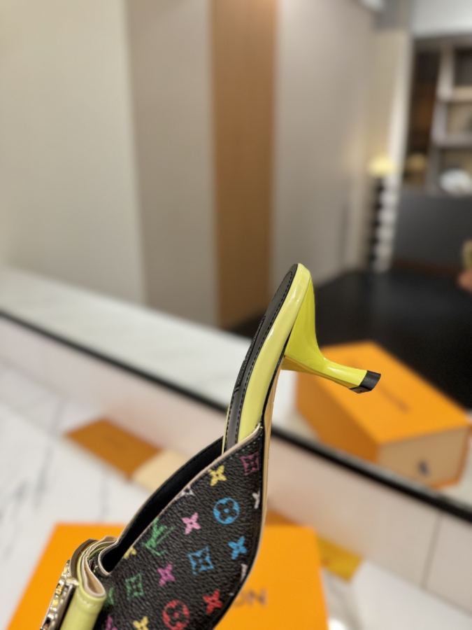 LV women's shoes - The latest catwalk style sandals, official website series updated simultaneously, perfect last + LV new element button design, original inverted last, ultimate 1:1 shape, high-end quality, imported high-end fabrics — photo 8