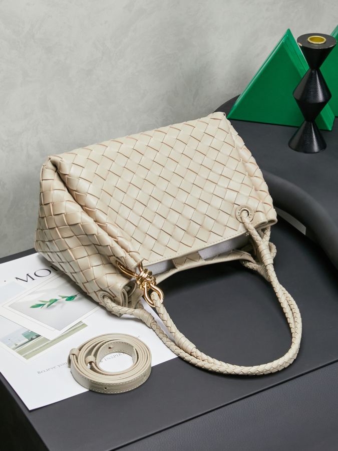 Bottega Veneta bag Andiamo Parachute — photo 3