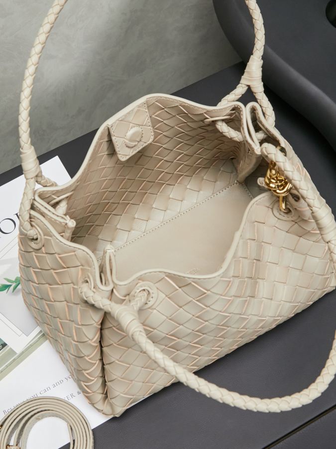 Bottega Veneta bag Andiamo Parachute — photo 7