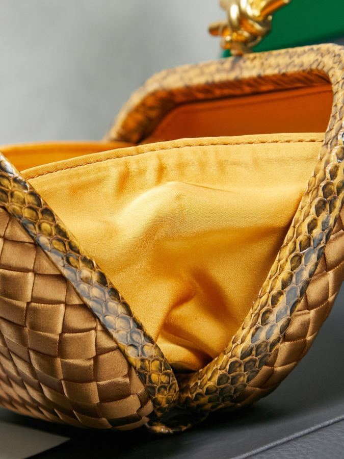 Bottega Veneta bag BV Knot knute Logo — photo 7