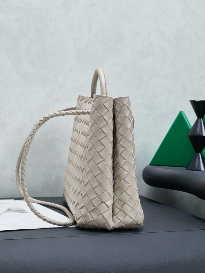 Bottega Veneta bag BV 2023 Andiamo Bottega Veneta Andiamo Rosie Hunting-Whiteley pick — AAA Quality Replica — photo 3