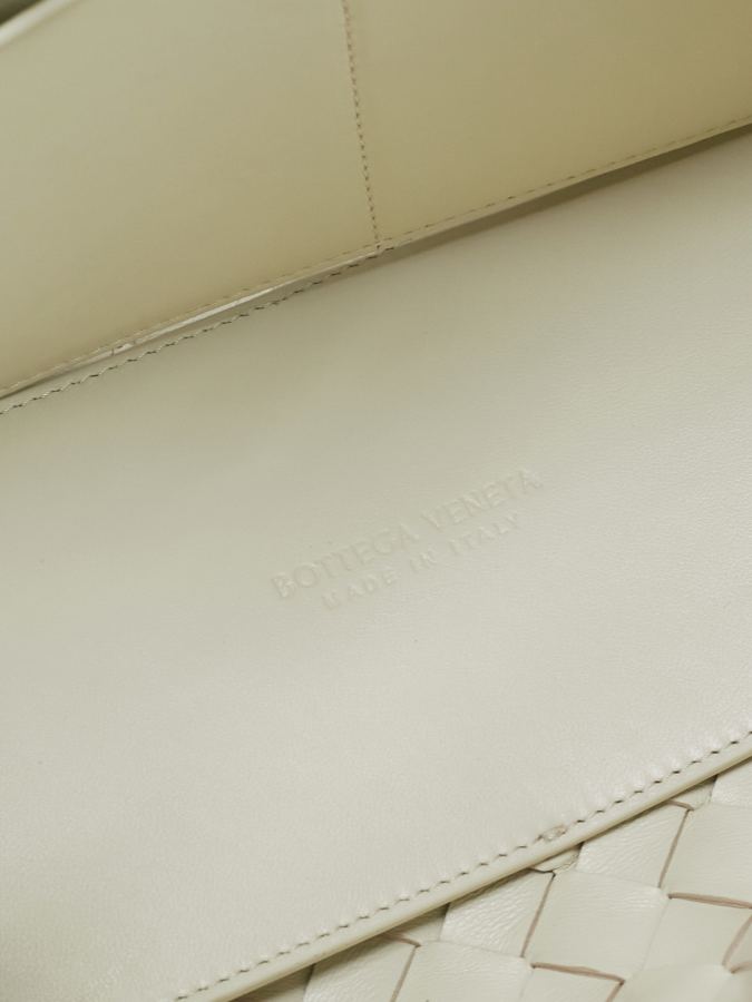Bottega Veneta bag 2023 New Andiamo Rosie Hunting-Whiteley — 1:1 Replica For Sale — photo 9