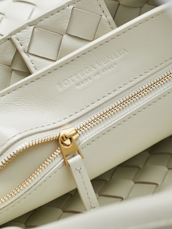 Bottega Veneta bag 2023 New Andiamo Rosie Hunting-Whiteley — 1:1 Replica For Sale — photo 8