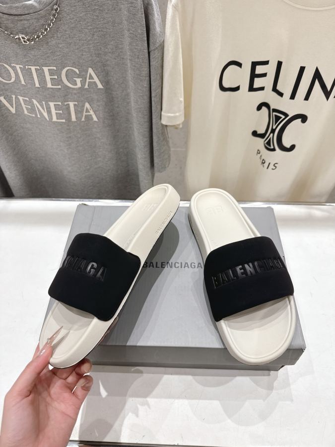 Balenciaga Women's Shoes Balenciaga* F036 2026ss New — Premium Replica — photo 3